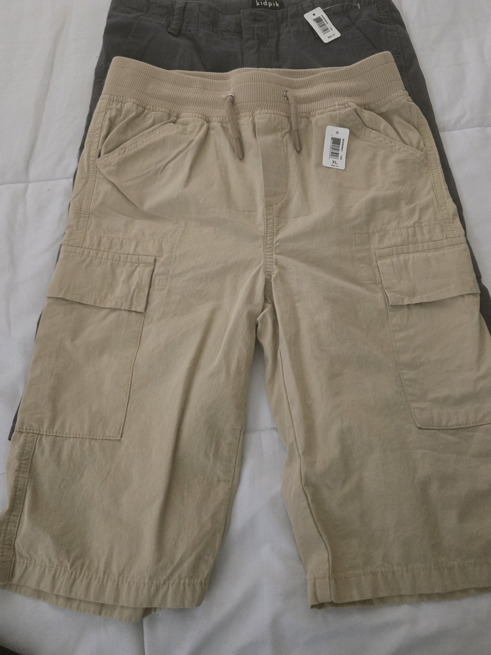 kidpik Beige and Gray Cargo Shorts - 2-Pack